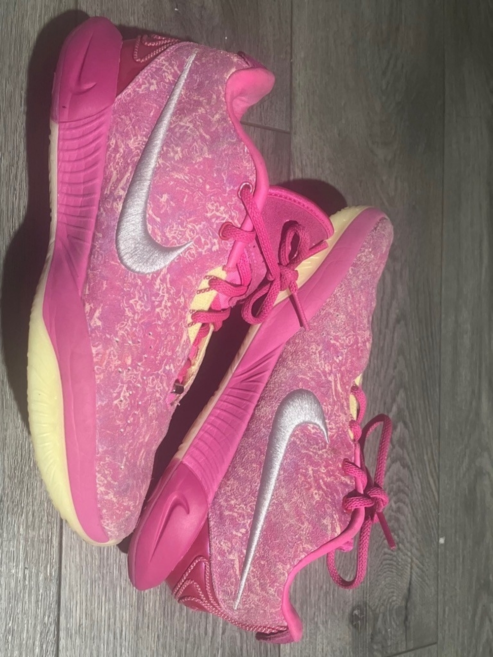 Nike Mens Pink Athletic Sneakers with Silver Swoosh